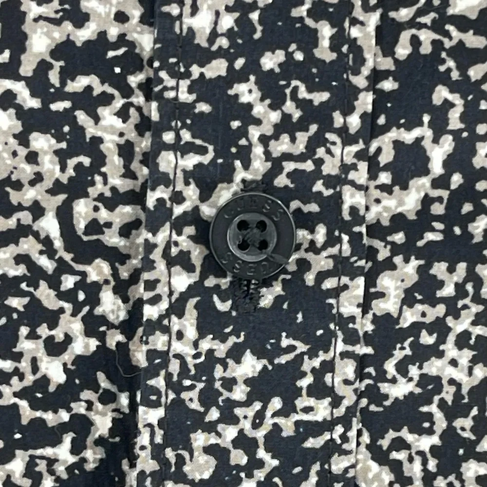 Guess Button-Down Slim Fit Shirt Size XS Black & White Speckled Granite Men’s XL